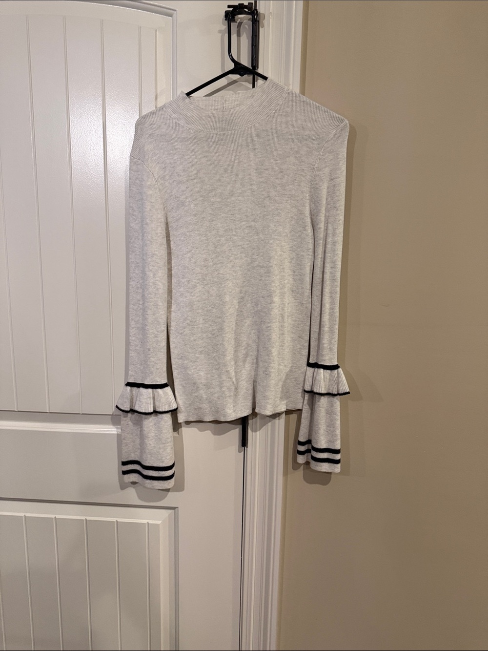 Express Light Gray Ruffle-Sleeve Crewneck Sweater with Black Trim